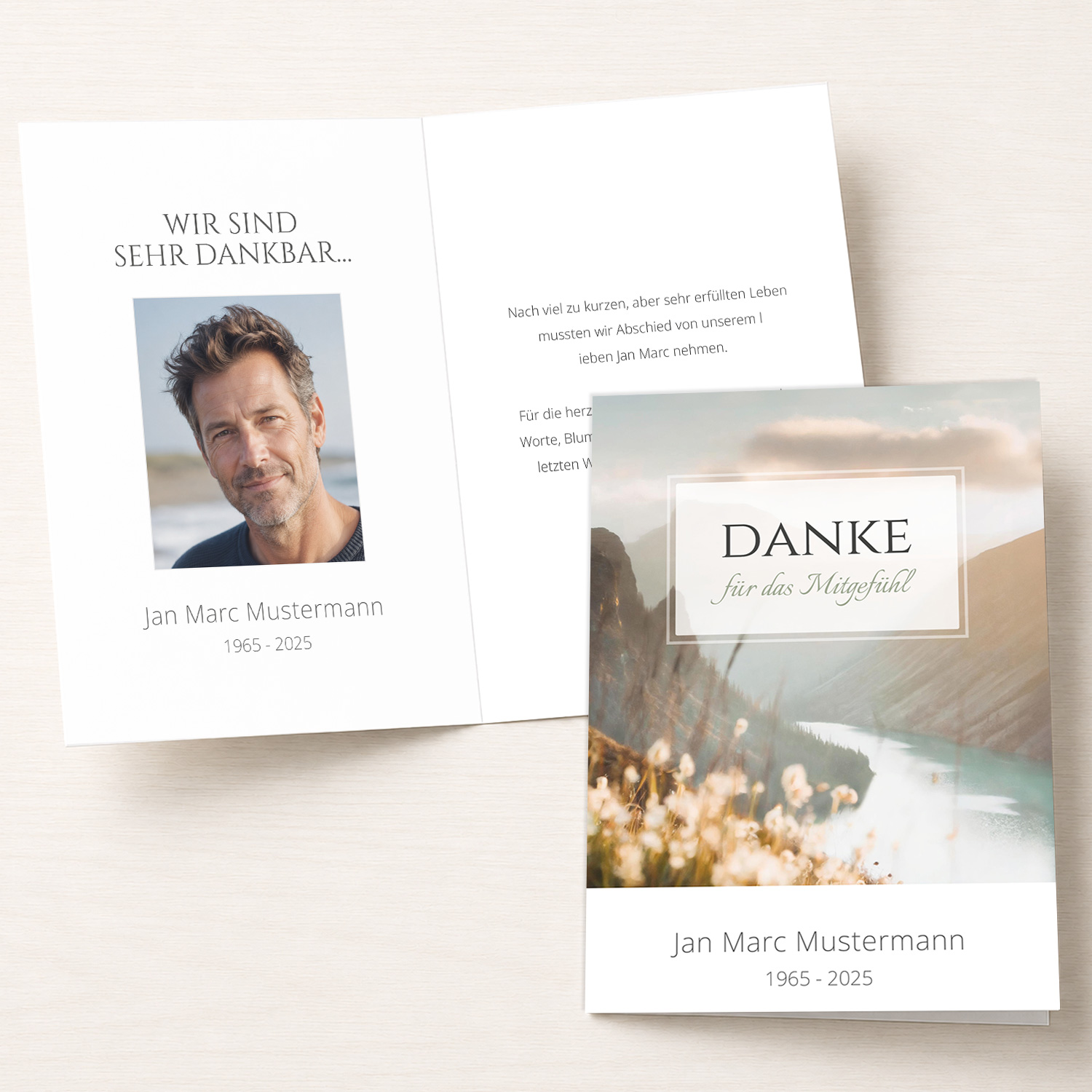 Personalisierbare Trauer Danksagung mit Bergsee, Naturmotiv und Portraitfoto.
