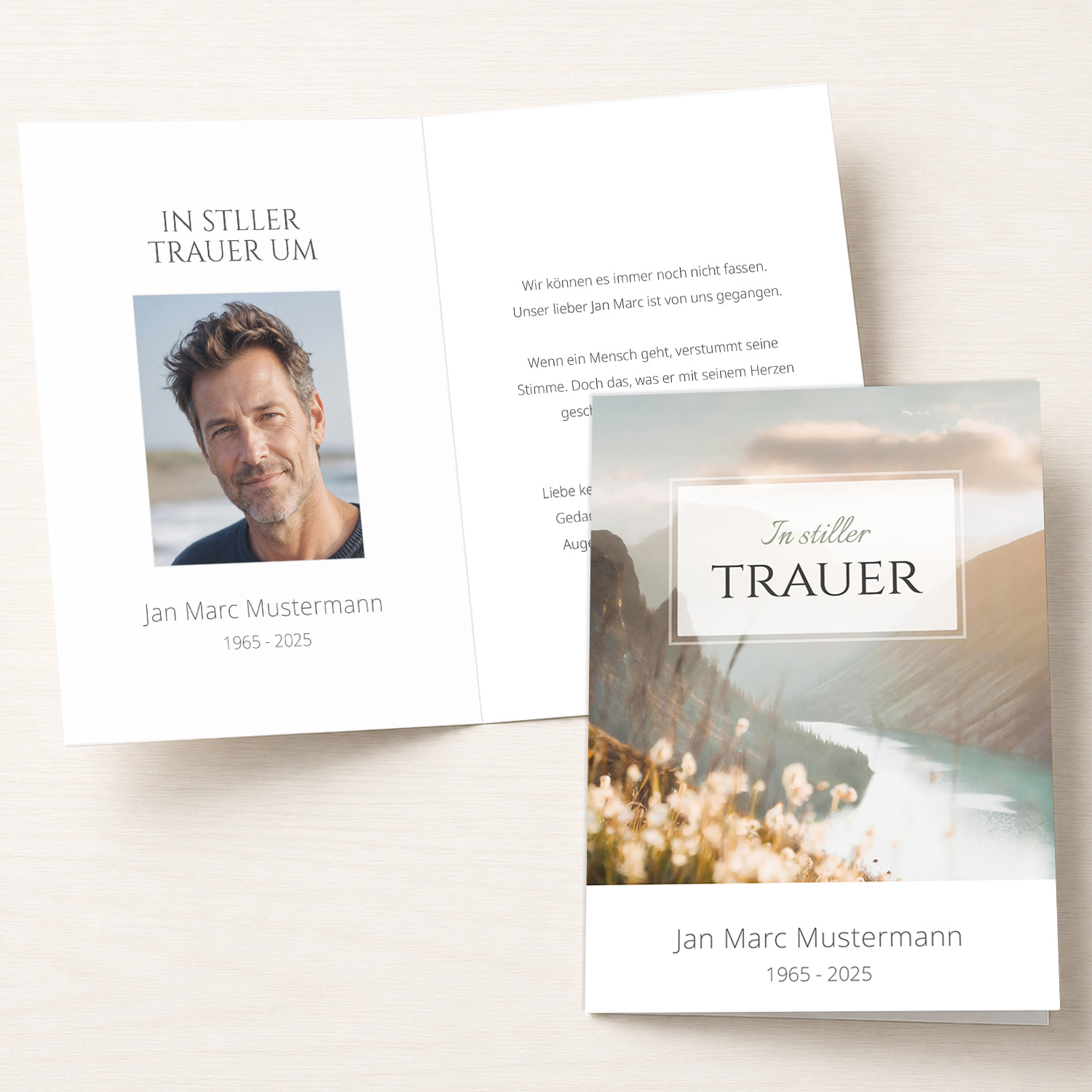 Personalisierbare Trauerkarte mit Bergsee, Naturmotiv und Portraitfoto.