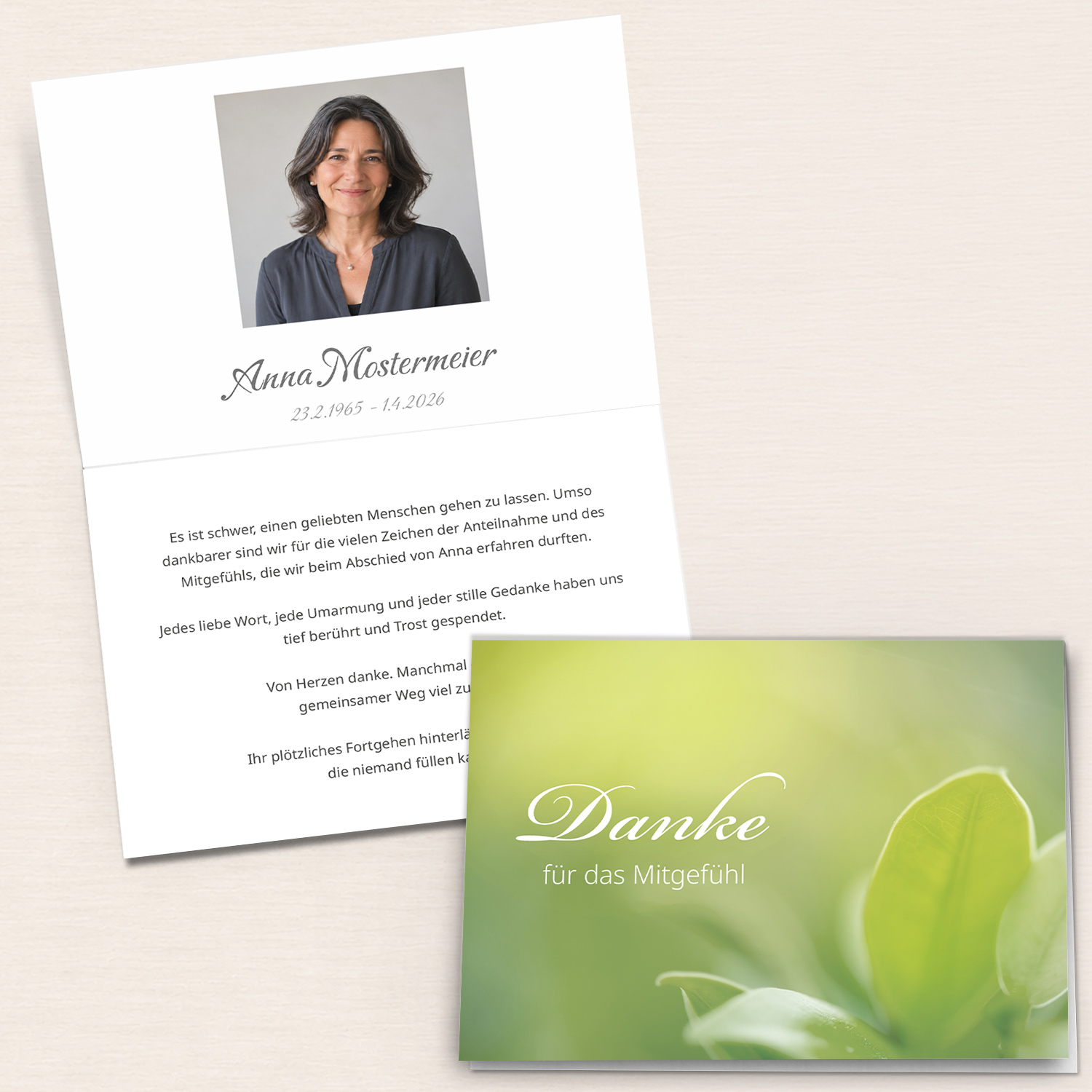 Personalisierbare Trauer Danksagung mit grünen Blättern und Portraitfoto als Klappkarte