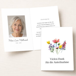 Personalisierbare Trauer Danksagung mit buntem Wildblumenstrauß und Portraitfoto als Klappkarte