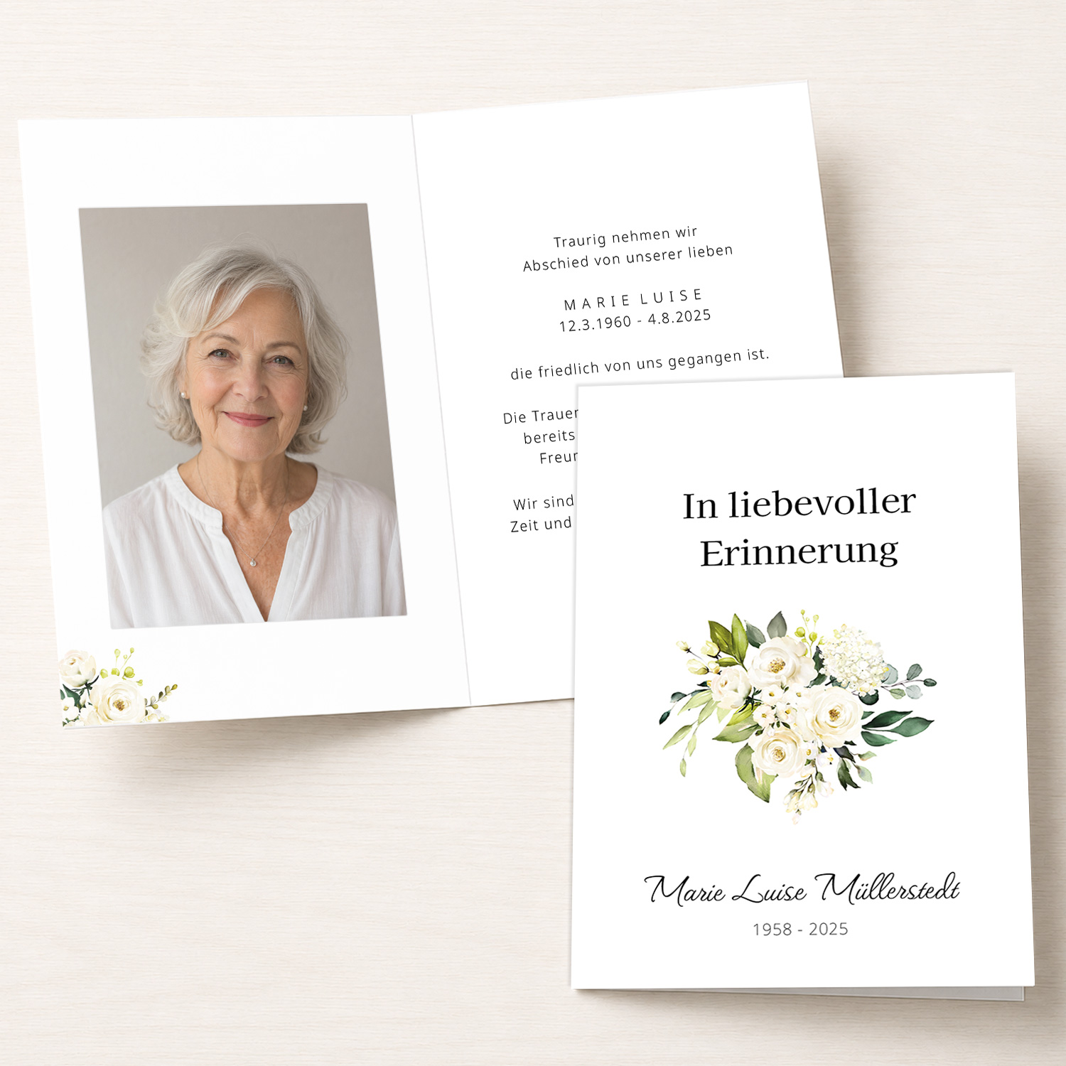 Personalisierbare Trauerkarte mit weißem Blumenstrauß als Klappkarte