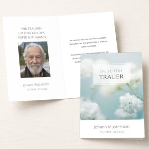 Personalisierbare Trauerkarte mit weißen Blüten als Klappkarte