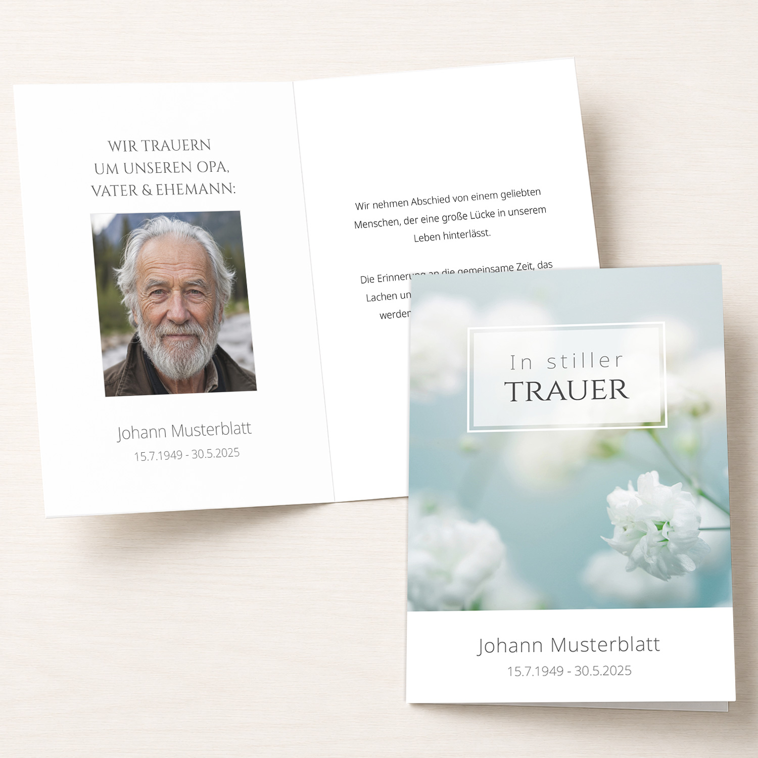 Personalisierbare Trauerkarte mit weißen Blüten als Klappkarte